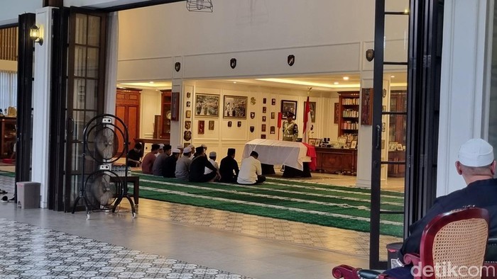 Jenazah Ryamizard Ryacudu Akan Dimakamkan Secara Militer di TMP Kalibata